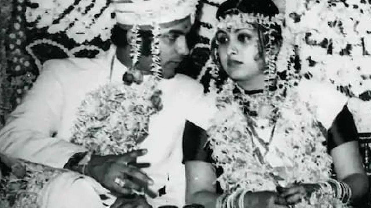 Leena Chandavarkar: ಸಿಎಂ ಮಗನ ಜೊತೆ ಮದ್ವೆ.... 11ನೇ ದಿನಕ್ಕೆ ವಿಧವೆ- ಈ ಖ್ಯಾತ ನಟಿ ಬಾಳಲ್ಲಿ ನಡೆದಿದ್ದು ಅದೆಂಥಾ ದುರಂತ? - Image 2
