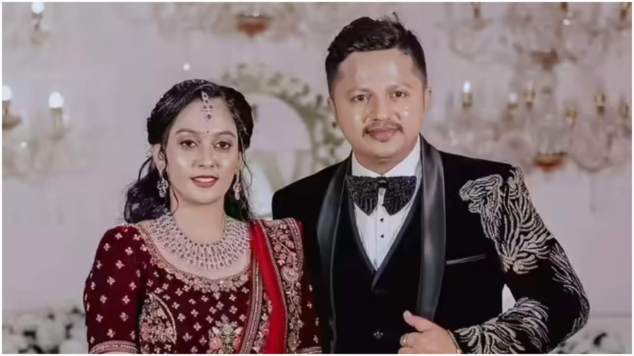 Year Ender 2025: ಈ ವರ್ಷ ದಾಂಪತ್ಯ ಬದುಕಿಗೆ ಕಾಲಿಟ್ಟ ಸ್ಯಾಂಡಲ್‌ವುಡ್‌ ಸೆಲೆಬ್ರಿಟಿಗಳು ಇವರೇ ನೋಡಿ; ಇಲ್ಲಿದೆ ಫುಲ್‌ ಲಿಸ್ಟ್‌ - Image 13