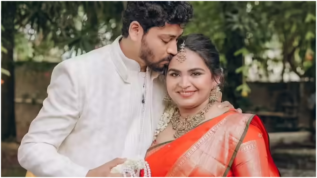 Year Ender 2025: ಈ ವರ್ಷ ದಾಂಪತ್ಯ ಬದುಕಿಗೆ ಕಾಲಿಟ್ಟ ಸ್ಯಾಂಡಲ್‌ವುಡ್‌ ಸೆಲೆಬ್ರಿಟಿಗಳು ಇವರೇ ನೋಡಿ; ಇಲ್ಲಿದೆ ಫುಲ್‌ ಲಿಸ್ಟ್‌ - Image 9