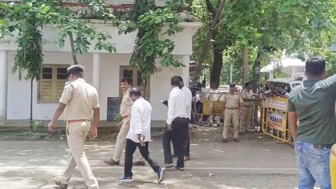 N. Ravikumar: ಡಿಸಿ ಬಗ್ಗೆ ಅವಹೇಳನಕಾರಿ ಹೇಳಿಕೆ; ಎಂಎಲ್‌ಸಿ ಎನ್.ರವಿಕುಮಾರ್ ವಿಚಾರಣೆಗೆ ಹಾಜರು