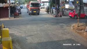 ಮಡಕ್ಕಲ್ ಜಂಕ್ಷನ್‌ನಲ್ಲಿ ಭೀಕರ ಡಿಕ್ಕಿ; ಮಹಿಳೆ ಗಂಭೀರ ಗಾಯ