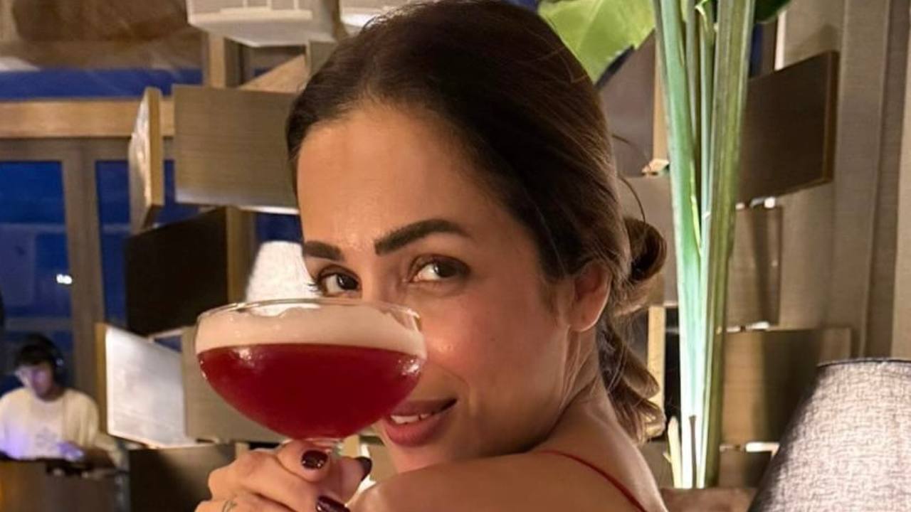 Malaika Arora: ಪಡ್ಡೆ ಹುಡುಗರ ಟೆಂಪರೇಚರ್ ಏರಿಸಿದ ಮಲೈಕಾ ಆರೋರಾ ಬಿಕಿನಿ ಫೋಟೋಸ್! - Image 1