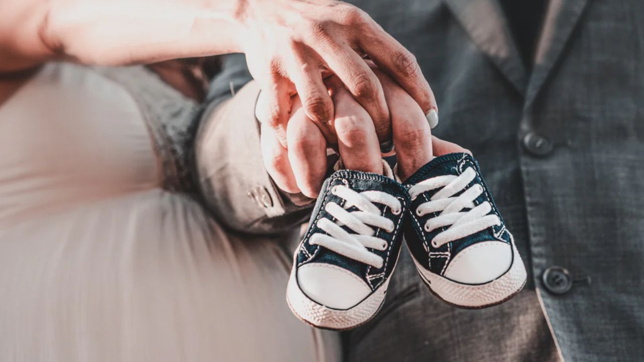 ಗರ್ಭಿಣಿ ಫೋಟೊಶೂಟ್​ ವೇಳೆ ನೀರಿನ ತೊಟ್ಟಿಗೆ ಬಿದ್ದು ಮೊದಲ ಮಗು ಸಾವು