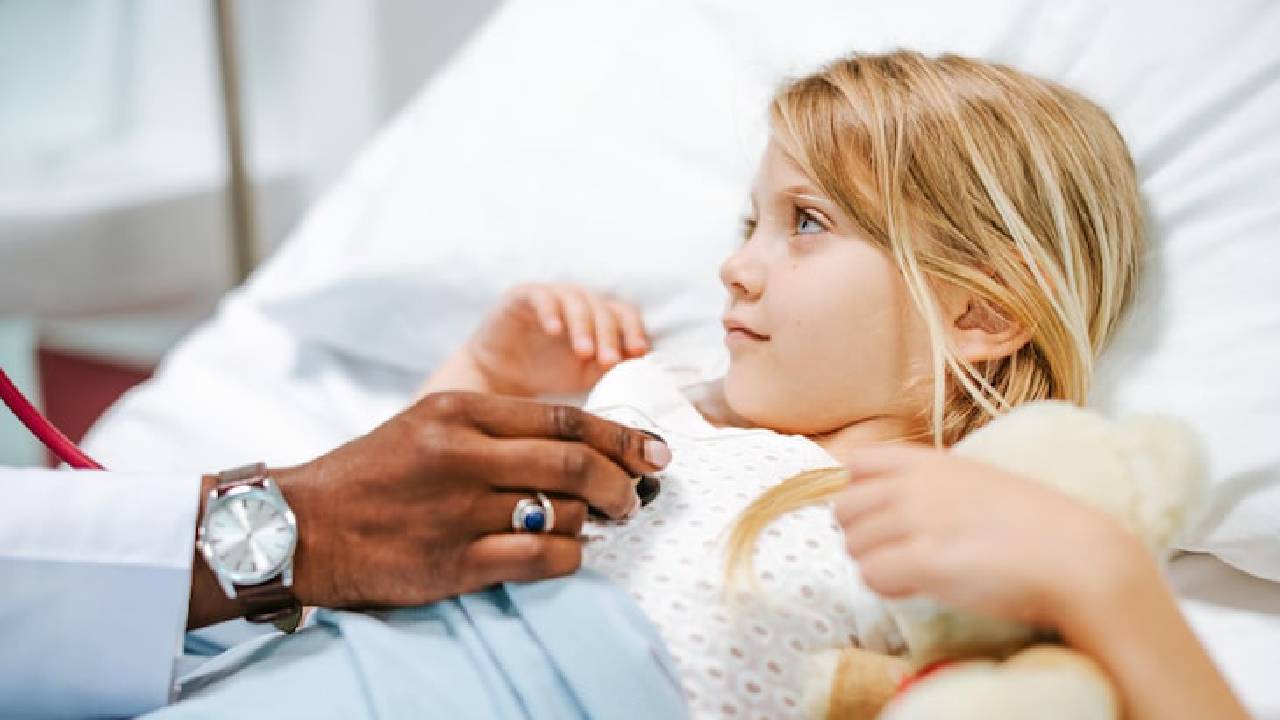 ಗಾಯಗೊಂಡ ಮಗುವಿಗೆ ಹೊಲಿಗೆ ಬದಲು ಫೆವಿಕ್ವಿಕ್ ಗಮ್ ಬಳಸಿದ ವೈದ್ಯರು