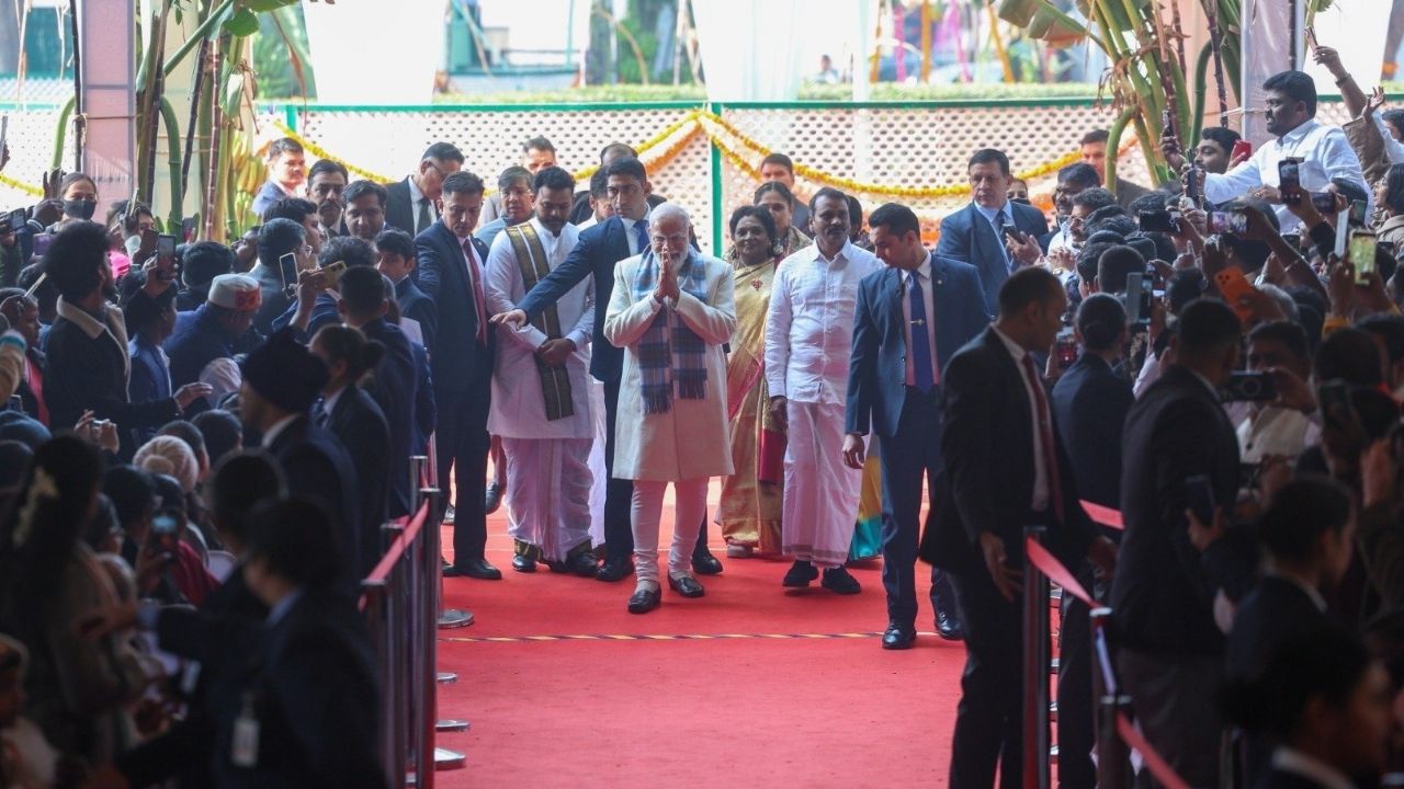 ಕನ್ನಡದಲ್ಲೇ ಮಕರ ಸಂಕ್ರಾಂತಿ ಶುಭಾಶಯ ತಿಳಿಸಿದ ನರೇಂದ್ರ ಮೋದಿ; ಕೇಂದ್ರ ಸಚಿವ ತಿರು ಎಲ್‌. ಮುರುಗನ್‌ ನಿವಾಸದಲ್ಲಿ ಹಬ್ಬ ಆಚರಣೆ - Image 3