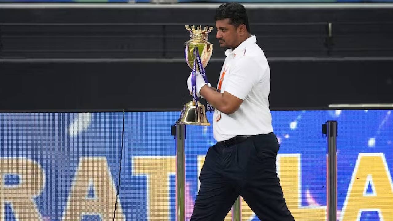ಏಷ್ಯಾಕಪ್ ಟ್ರೋಫಿ ನೀಡಲು ನಿರಾಕರಿಸಿದ ಮೊಹ್ಸಿನ್ ನಖ್ವಿ