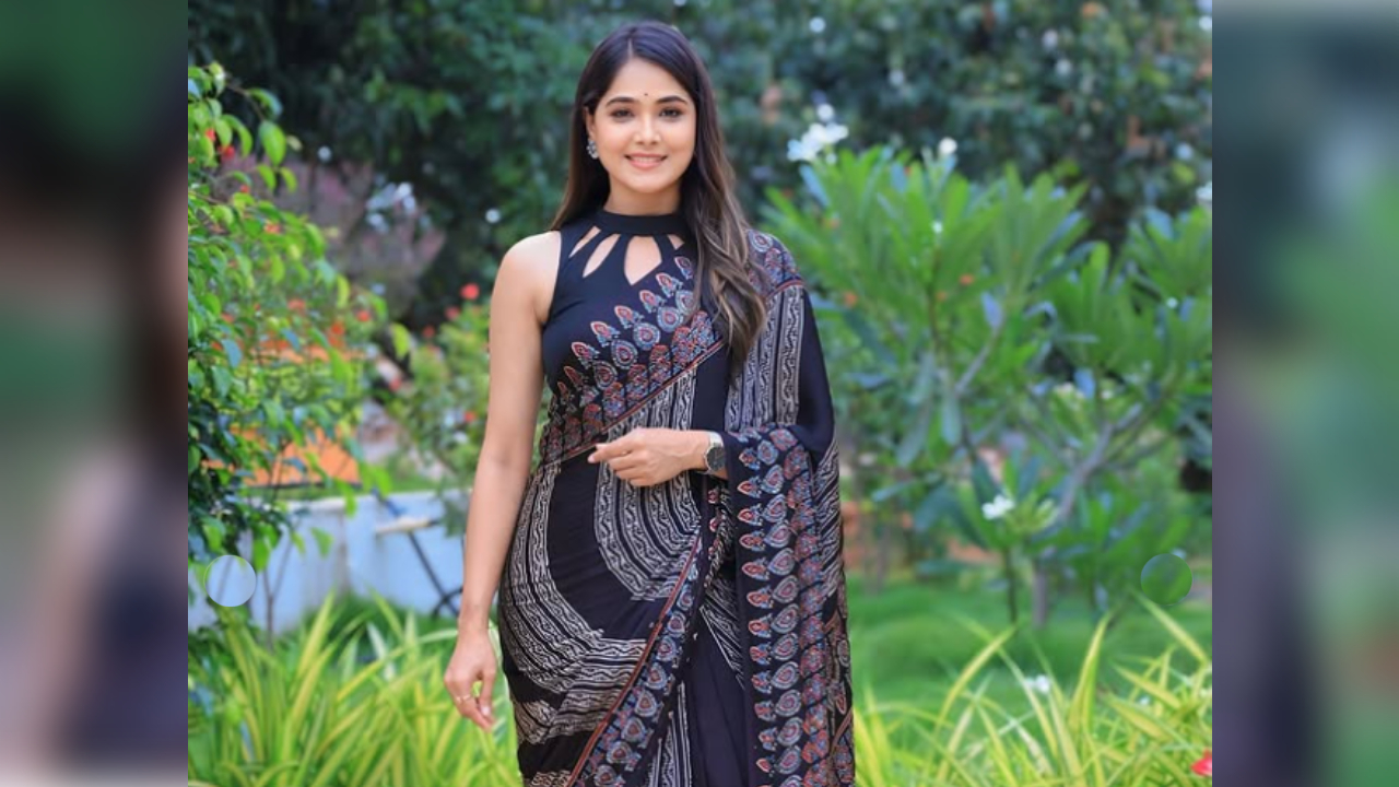 Mokshitha Pai: ಬ್ಲ್ಯಾಕ್ ಬ್ಯೂಟಿ ಮೋಕ್ಷಿ: ಕಪ್ಪು ಬಣ್ಣದ ಸೀರೆಯಲ್ಲಿ ಬಿಗ್ ಬಾಸ್ ಸುಂದರಿ - Image 5