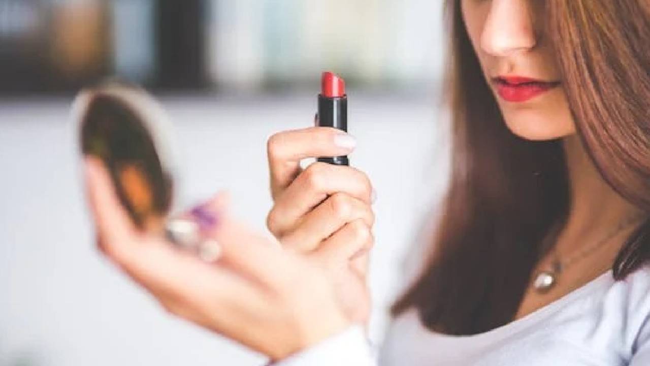 Monsoon Lipsticks 2025: ಮಾನ್ಸೂನ್ಗೆ ಕಾಲಿಟ್ಟ ವೈವಿಧ್ಯಮಯ ವಾಟರ್ ಪ್ರೂಫ್ ಲಿಪ್ಸ್ಟಿಕ್ಸ್ - Image 2