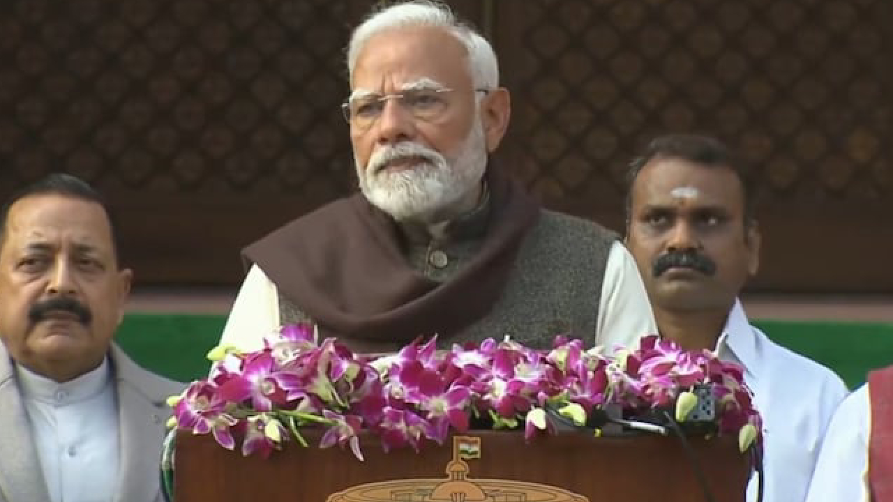 ಸಂಸತ್ನಲ್ಲಿ ಮಹಾಲಕ್ಷ್ಮಿಯನ್ನು ಸ್ಮರಿಸಿದ ಮೋದಿ