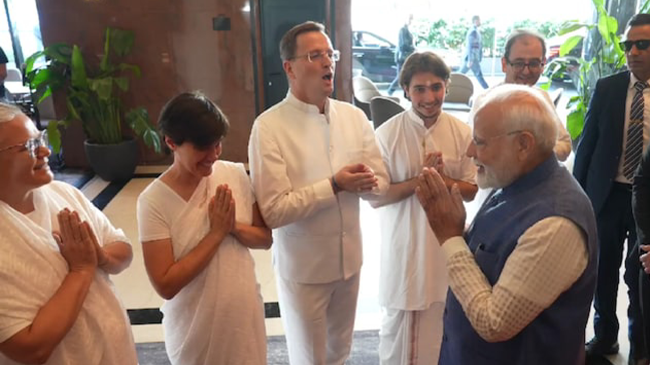 ಜಾಗ್ರೆಬ್ನಲ್ಲಿ ಮೊಳಗಿದ ಗಾಯತ್ರಿ ಮಂತ್ರ; ಪ್ರಧಾನಿ ಮೋದಿಗೆ ಭರ್ಜರಿ ಸ್ವಾಗತ