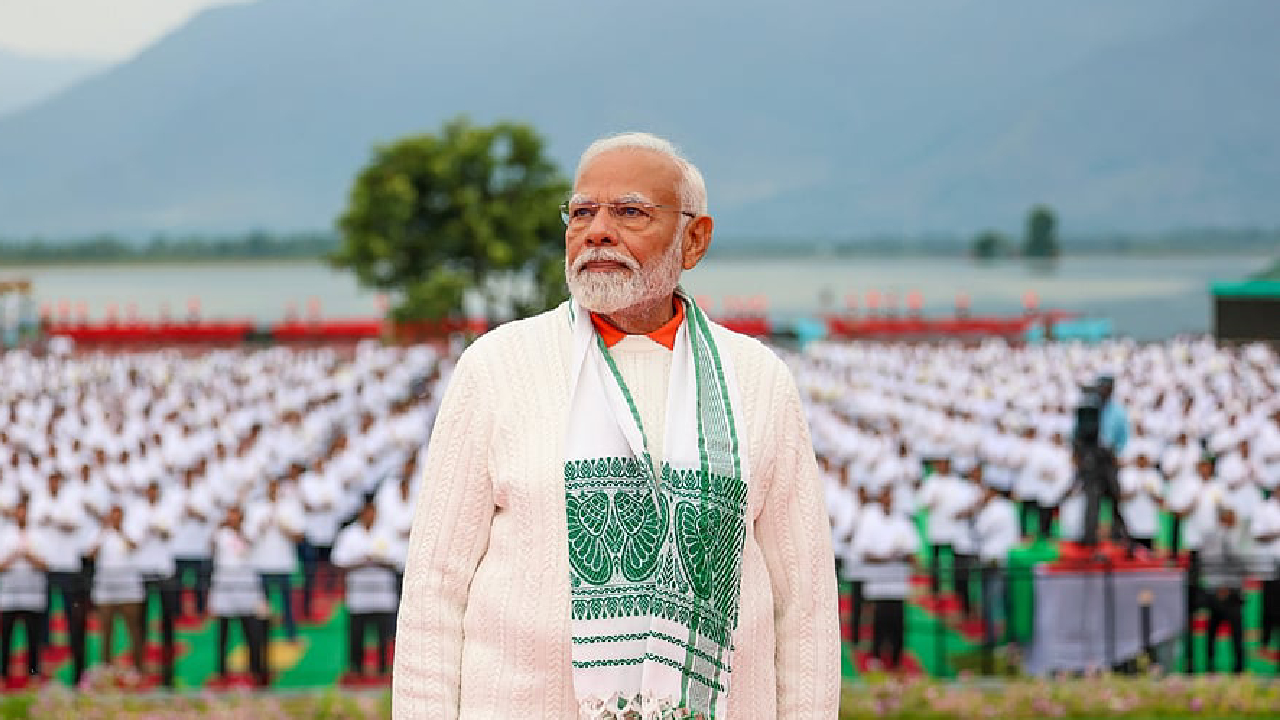 ವಿಶಾಖಪಟ್ಟಣಂನಲ್ಲಿ 11ನೇ ಯೋಗ ದಿನಾಚರಣೆ: 29 ಕಿಮೀ ವೇದಿಕೆಯಲ್ಲಿ ಯೋಗ