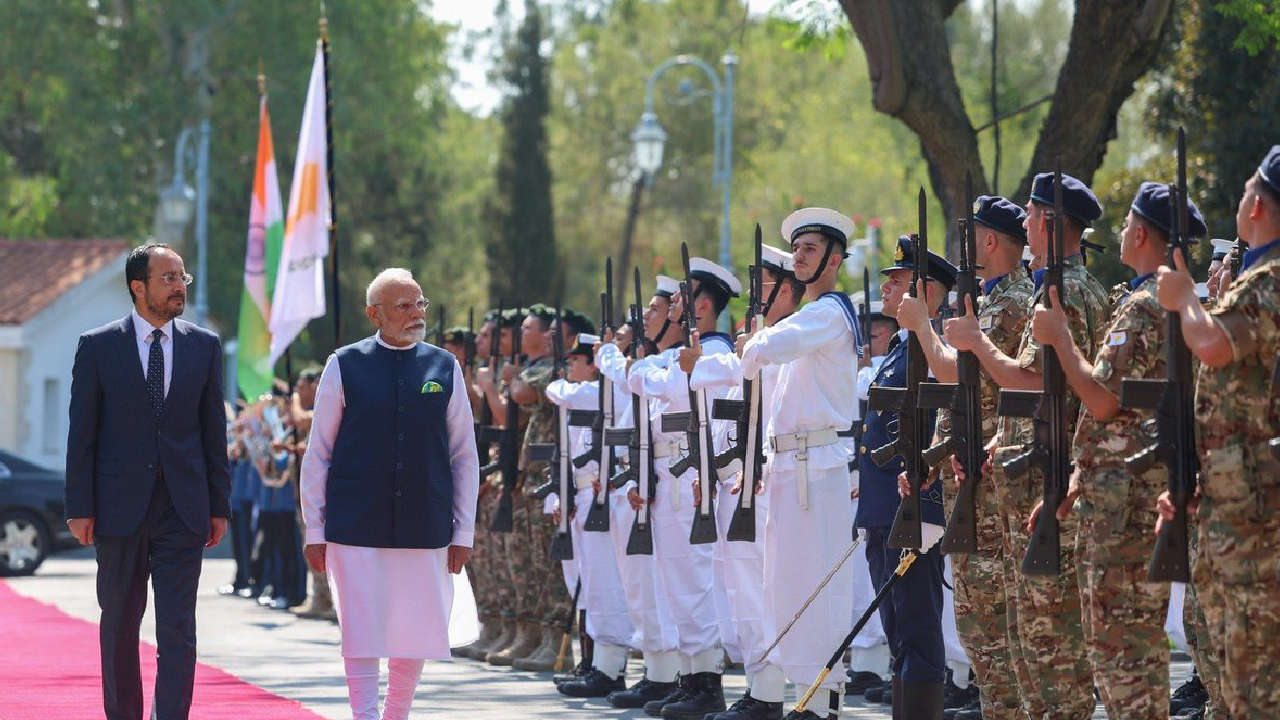 Narendra Modi: ಪ್ರಧಾನಿ ಮೋದಿಗೆ ಸೈಪ್ರಸ್ನ ಅತ್ಯುನ್ನತ ನಾಗರಿಕ ಗೌರವ ಪ್ರದಾನ; ಫೋಟೋಸ್ ನೋಡಿ - Image 4
