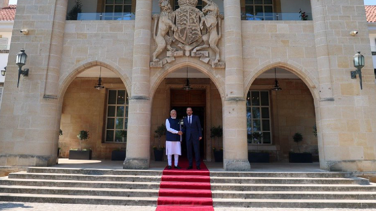 Narendra Modi: ಪ್ರಧಾನಿ ಮೋದಿಗೆ ಸೈಪ್ರಸ್ನ ಅತ್ಯುನ್ನತ ನಾಗರಿಕ ಗೌರವ ಪ್ರದಾನ; ಫೋಟೋಸ್ ನೋಡಿ - Image 5