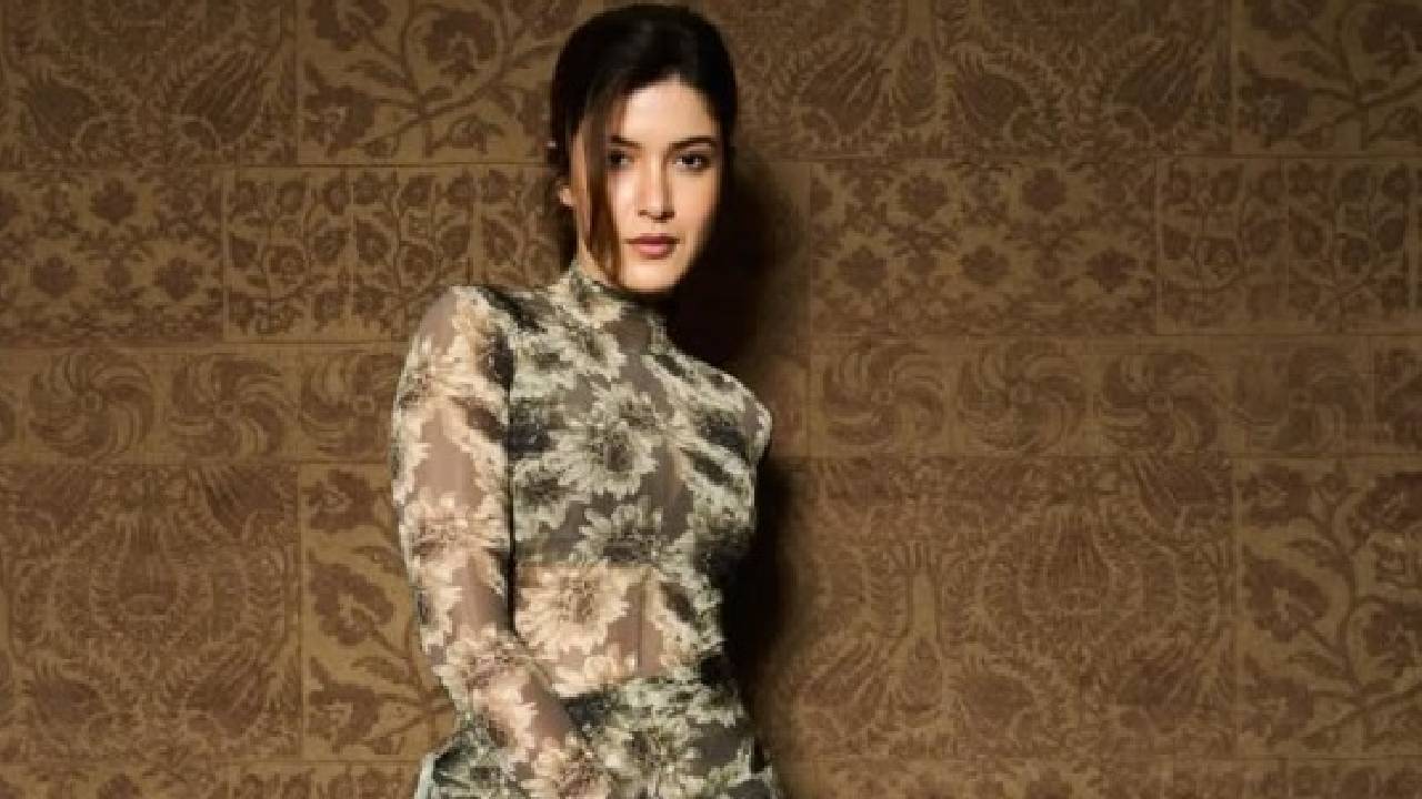 Star Fashion 2026: ಕ್ಯಾಟ್ ಸೂಟ್‌ ಟ್ರೆಂಡಿಯಾಗಿಸಿದ ಶನಾಯಾ ಕಪೂರ್‌ - Image 4