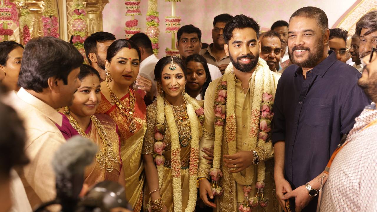 Ishari Ganesh Daughter's Wedding: ತಮಿಳು ನಿರ್ಮಾಪಕ ಇಶಾರಿ ಗಣೇಶ್ ಪುತ್ರಿ ವಿವಾಹ ಸಂಭ್ರಮ: ರಜನೀಕಾಂತ್- ಕಮಲ್ ಹಾಸನ್ ಭಾಗಿ - Image 5