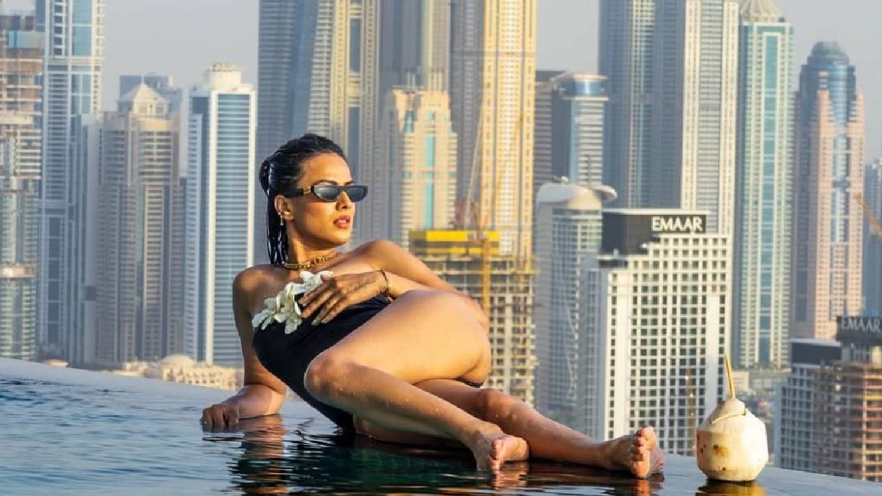 Nia Sharma: ಬಿಕಿನಿ ಧರಿಸಿ ಬಿಂದಾಸ್ ಆಗಿ ಹಾಲಿಡೇ ಎಂಜಾಯ್ ಮಾಡಿದ ನಟಿ ನಿಯಾ ಶರ್ಮಾ - Image 5