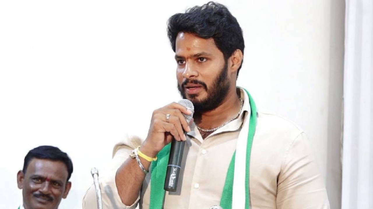 ಸತ್ಯಯಾತ್ರೆ ಶುರು; ಬೆಂಗಳೂರಿನಿಂದ ಹಾಸನಕ್ಕೆ ಹೊರಟ ನಿಖಿಲ್