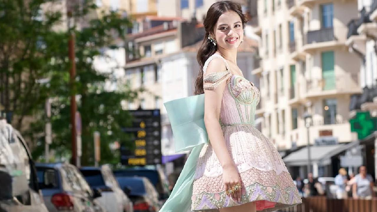 Bollywood Actress: ಬೋ ವಿನ್ಯಾಸದ ಸ್ಕರ್ಟ್ನಲ್ಲಿ ಮಿಂಚಿದ ಬಾಲಿವುಡ್ ನಟಿಯರು - Image 4