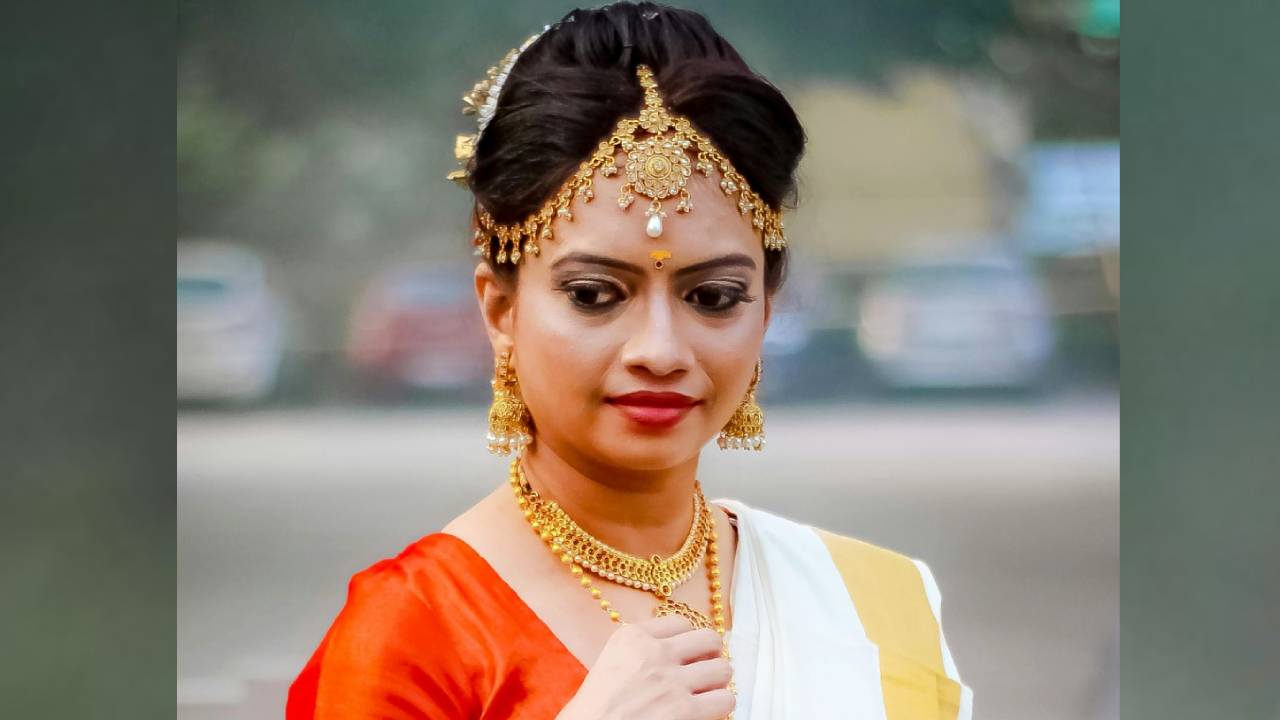 Onam Sarees 2025: ಓಣಂ ಫೆಸ್ಟಿವ್ ಸೀಸನ್ನಲ್ಲಿ ಟ್ರೆಂಡಿಯಾಗಿರುವ ಸೀರೆಗಳಿವು - Image 3