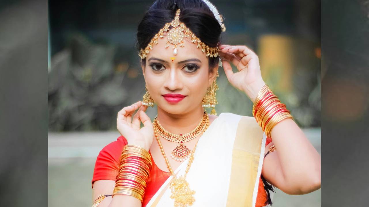 Onam Sarees 2025: ಓಣಂ ಫೆಸ್ಟಿವ್ ಸೀಸನ್ನಲ್ಲಿ ಟ್ರೆಂಡಿಯಾಗಿರುವ ಸೀರೆಗಳಿವು - Image 5