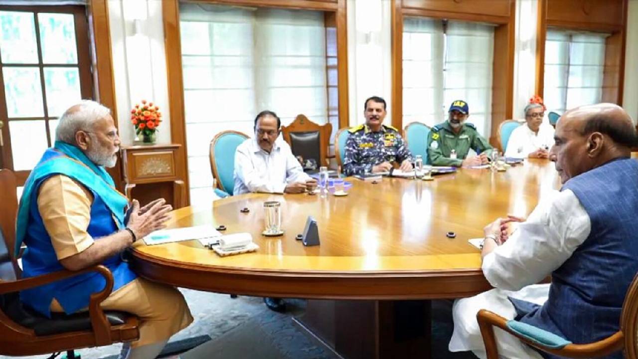 ಪಾಕಿಸ್ತಾನಕ್ಕೆ ಅದರದ್ದೇ ಭಾಷೆಯಲ್ಲಿ ಉತ್ತರ ಕೊಡಿ: ಮೋದಿ