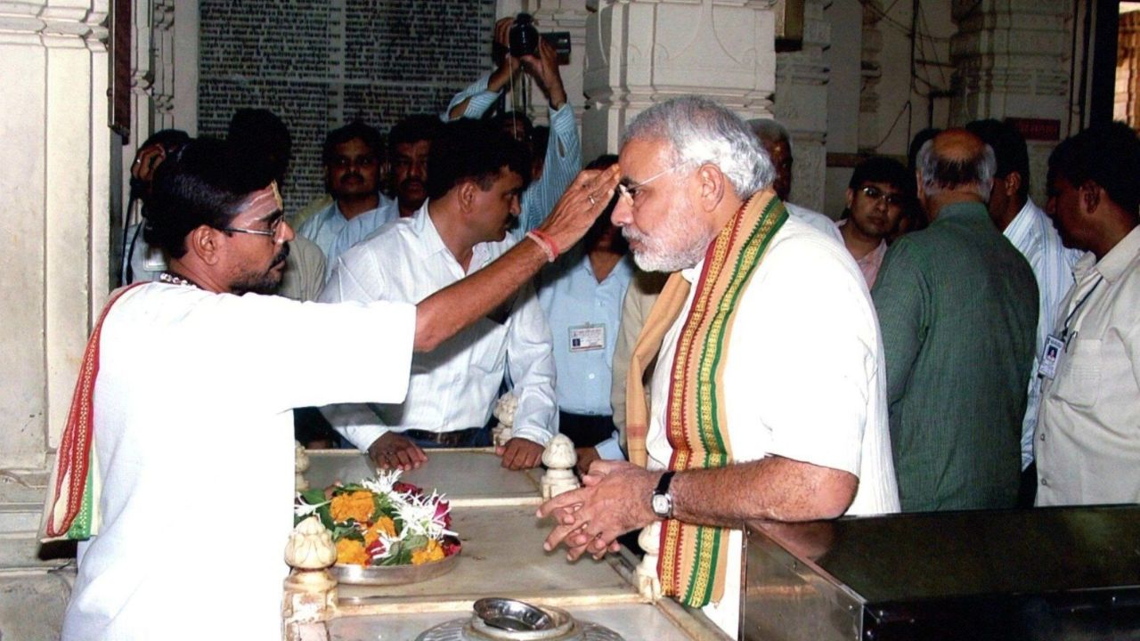 ಸ್ವಾಭಿಮಾನ ಪರ್ವ ಆಚರಣೆಯಲ್ಲಿ ಪ್ರಧಾನಿ ಮೋದಿ ಭಾಗಿ