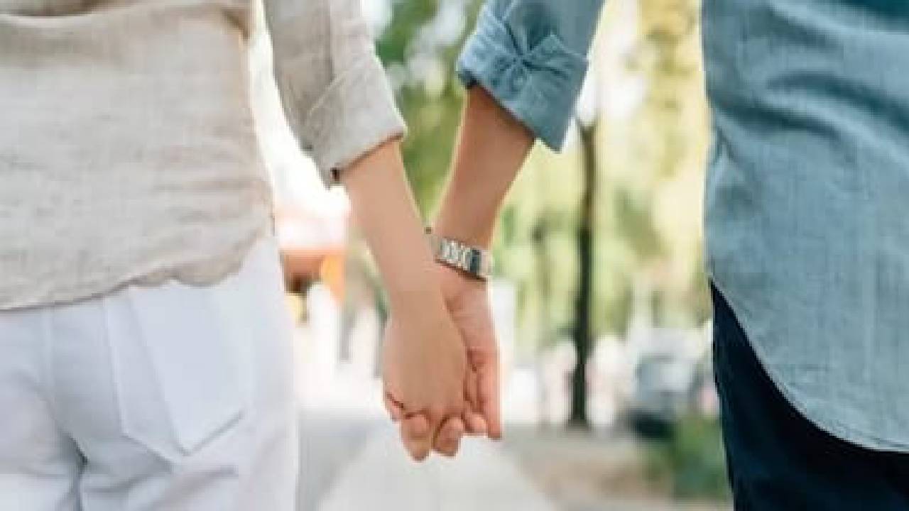 ಹುಡುಗ - ಹುಡುಗಿ ಒಟ್ಟಿಗೆ  ನಿಂತರೆ ಮದುವೆ: ವೈರಲ್ ಆಗ್ತಿದೆ ಈ ಪೋಸ್ಟ್!