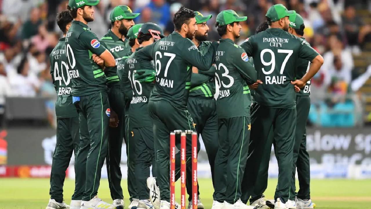 ಬಾಲ ಮುದುರಿಕೊಂಡು ವಿಶ್ವಕಪ್‌ ಆಡಲು ಲಂಕಾಗೆ ಪ್ರಯಾಣಿಸಲಿರುವ ಪಾಕ್‌