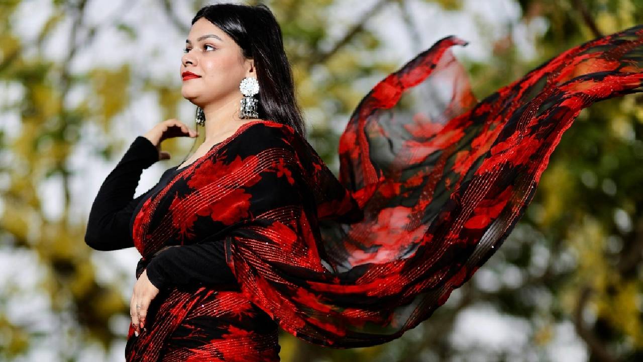 Partywear Saree Tips 2025: ಪಾರ್ಟಿ ಸೀರೆ ಪ್ರಿಯರಿಗೆ 5 ಸ್ಟೈಲಿಂಗ್ ಟಿಪ್ಸ್ ಇಲ್ಲಿದೆ - Image 1