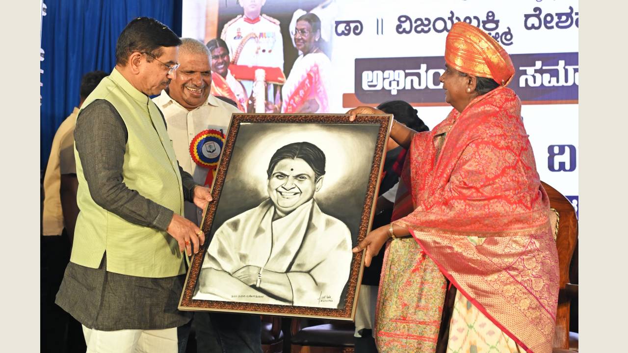 Pralhad Joshi: ಕೇಂದ್ರದ ಪುರಸ್ಕಾರಗಳು ನೈಜ ಸಾಧಕರಿಗೆ ಸಲ್ಲುತ್ತಿವೆ: ಪ್ರಲ್ಹಾದ್‌ ಜೋಶಿ