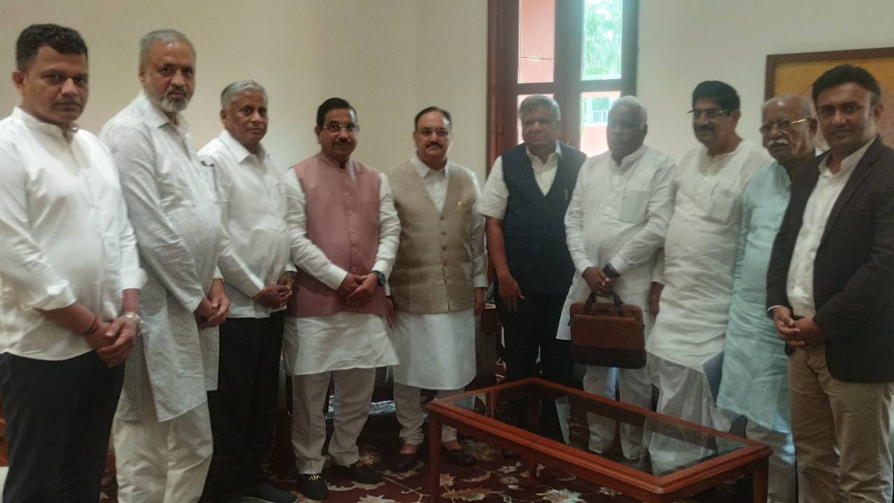 Pralhad Joshi: ರಾಜ್ಯಕ್ಕೆ ಅಧಿಕ ರಸಗೊಬ್ಬರ ಪೂರೈಕೆ ಮಾಡಿ; ಜೋಶಿ ನೇತೃತ್ವದಲ್ಲಿ ಬಿಜೆಪಿ ಸಂಸದರಿಂದ ಜೆ.ಪಿ.ನಡ್ಡಾಗೆ ಮನವಿ