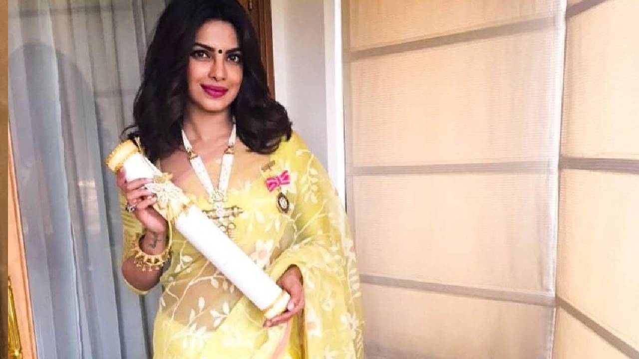 Bollywood Stars: ಕೈಮಗ್ಗದ ಸೀರೆಯಲ್ಲಿ ಮಿಂಚಿದ ಬಾಲಿವುಡ್ ತಾರೆಯರ ಕ್ಯೂಟ್ ಫೋಟೋಶೂಟ್ ಇಲ್ಲಿದೆ! - Image 4