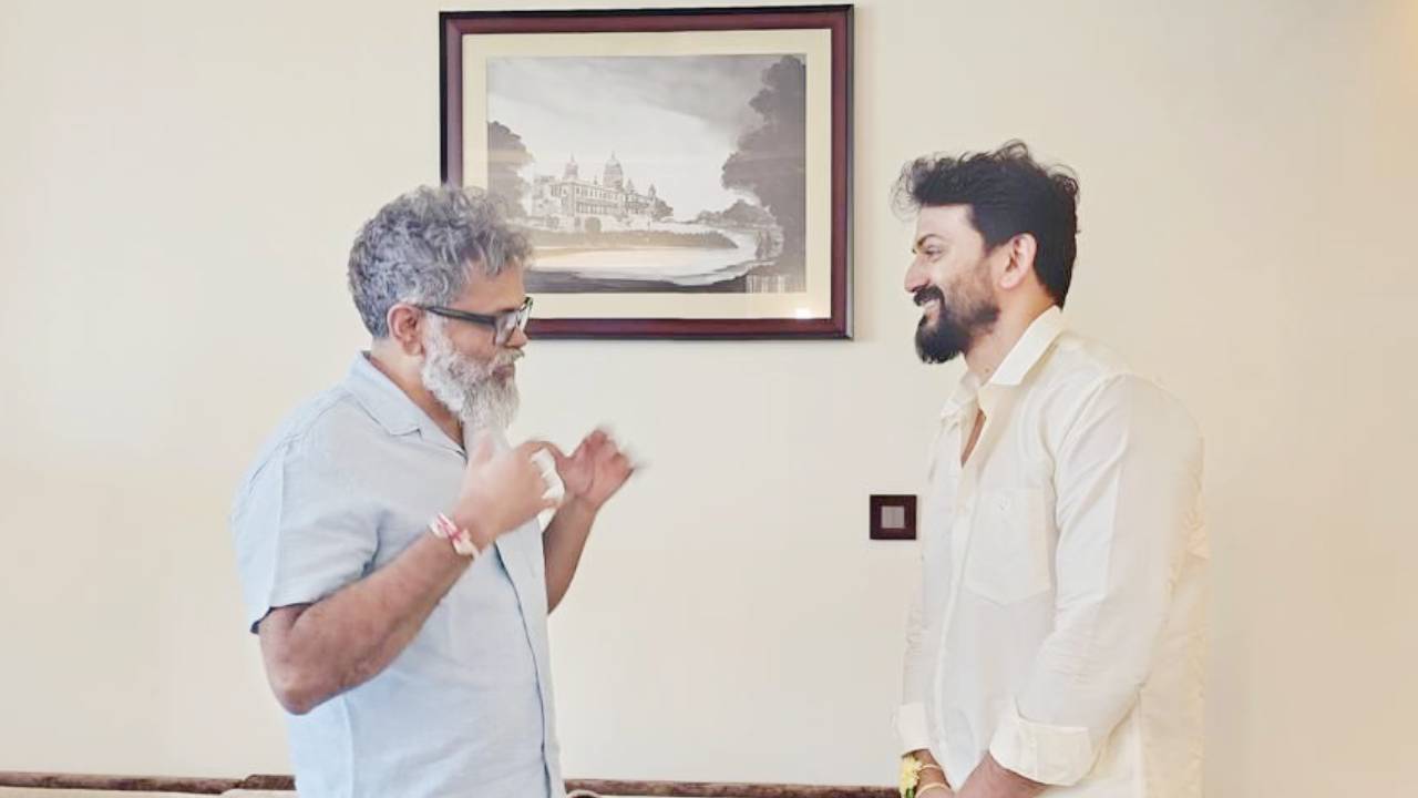 ಡಾಲಿ ಧನಂಜಯ್ ಮದುವೆಗೆ ಬಂದ 'ಪುಷ್ಪ' ಡೈರೆಕ್ಟರ್ ಸುಕುಮಾರ್