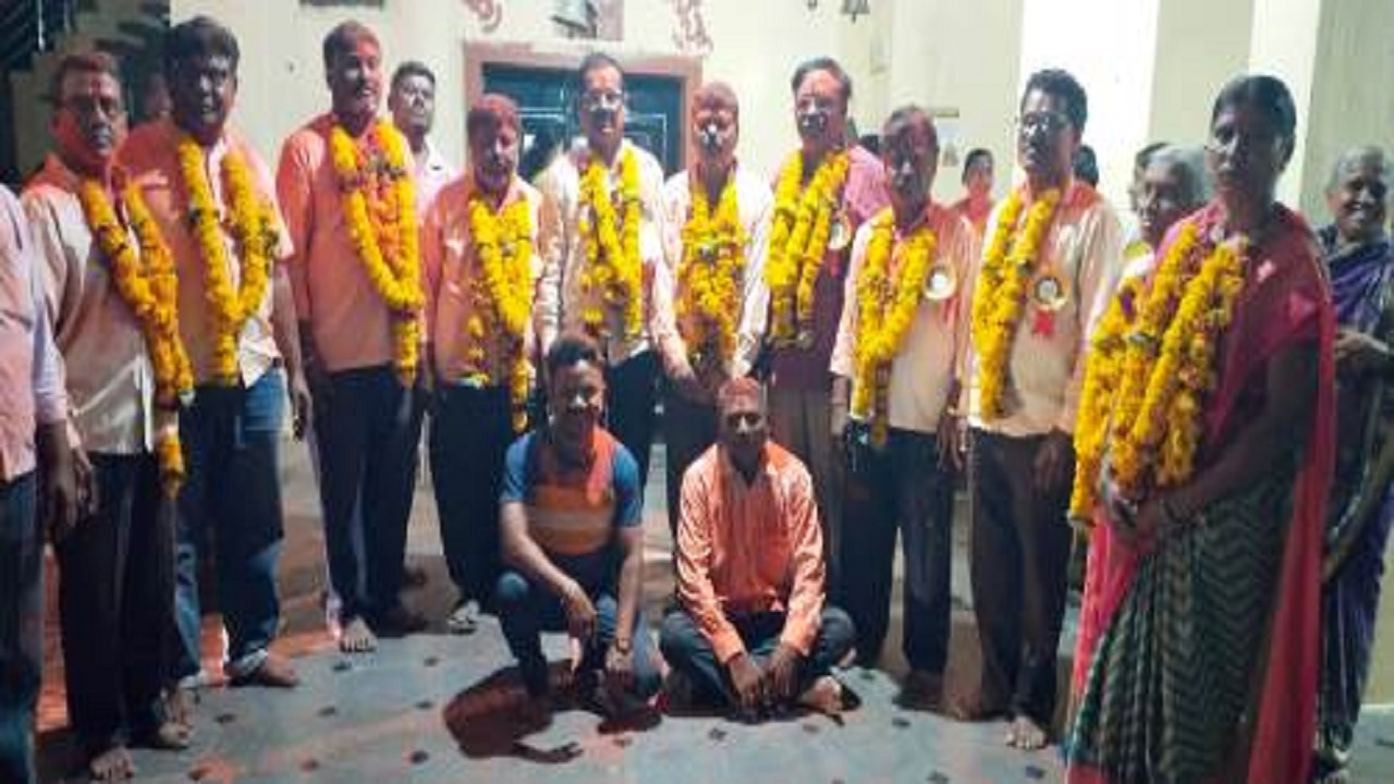 ಇಂದು ಸ್ಥಳೀಯ ದಿ.ರಾಮದುರ್ಗ ತಾಲೂಕಾ ರೂರಲ್ ಇಂಡಸ್ಟ್ರೀಯಲ್ ಕೋ-ಆಫ್ ಸೊಸೈಟಿ ಲಿ, ಮನಿಹಾಳ-ಸುರೇಬಾನ ಇದರ ಆಡಳಿತ ಮಂಡಳಿ ಚುನಾವಣೆ