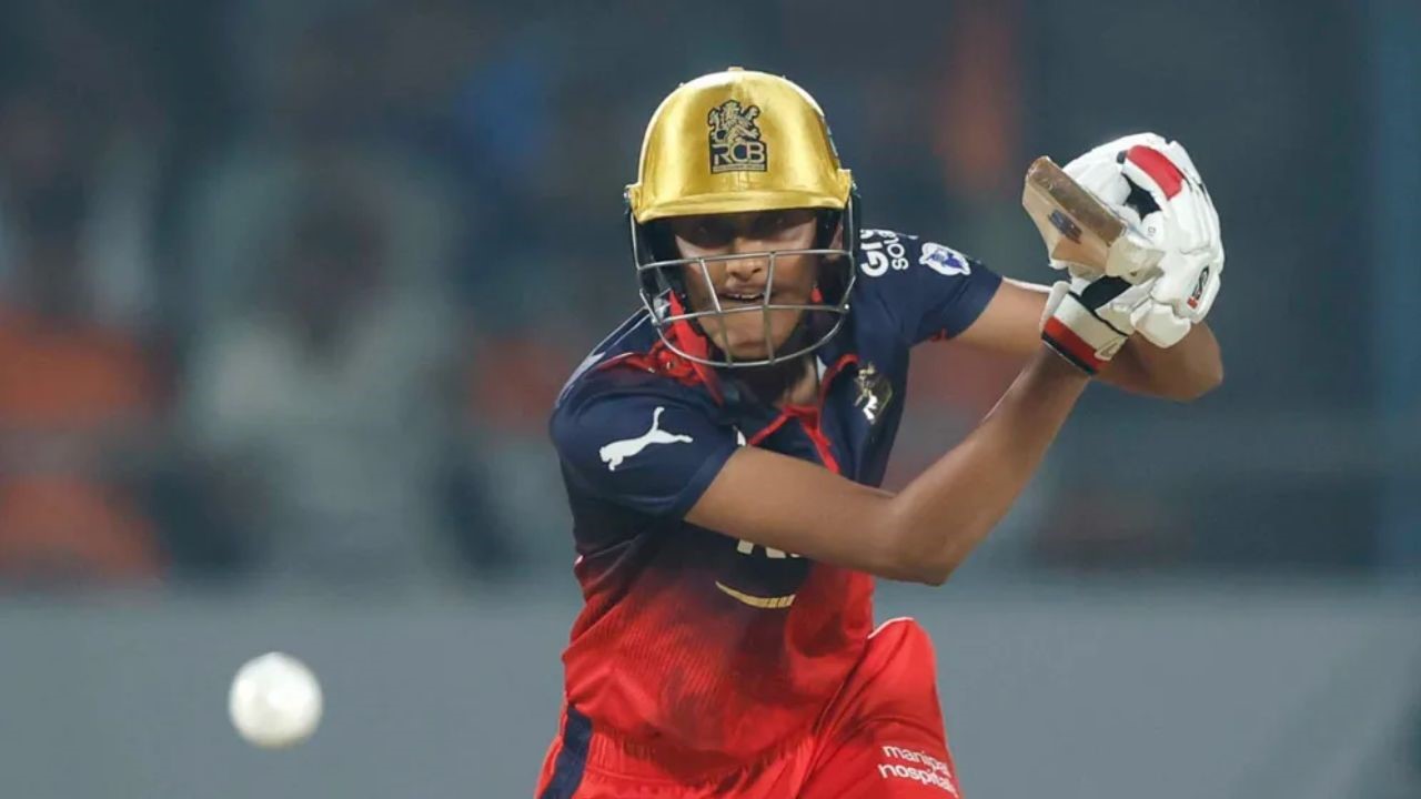 WPL 2026: ಸತತ 5ನೇ ಪಂದ್ಯ ಗೆದ್ದು ಪ್ಲೇಆಫ್ಸ್‌ಗೆ ಅರ್ಹತೆ ಪಡೆದ ಆರ್‌ಸಿಬಿ!