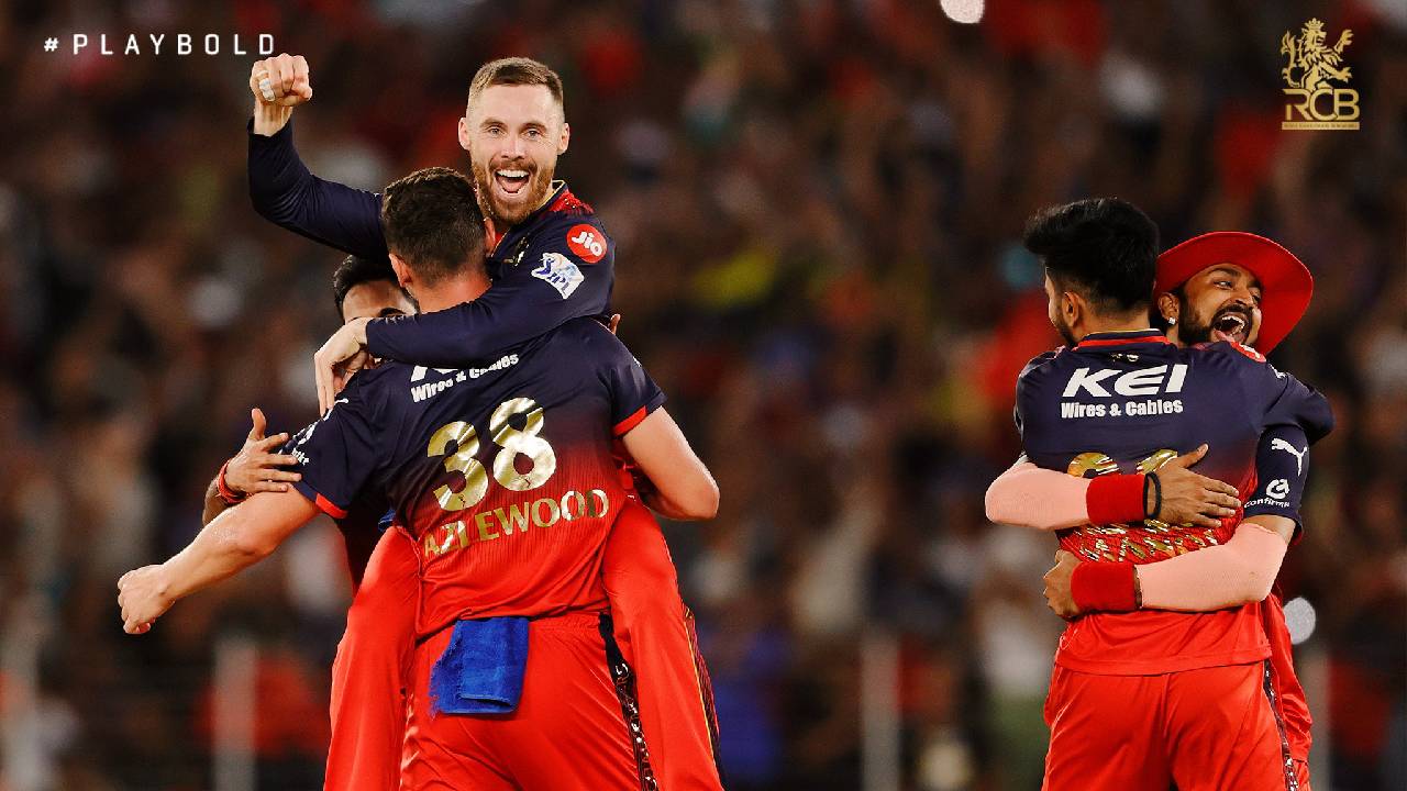 RCB: ಈ ಸಲ ಕಪ್ ನಮ್ದು; 18 ವರ್ಷಗಳ ಬಳಿಕ ಐಪಿಎಲ್ ಕಿರೀಟ ತೊಟ್ಟ ಆರ್ಸಿಬಿ: ಇಲ್ಲಿದೆ ರೋಚಕ ಕ್ಷಣಗಳು - Image 4
