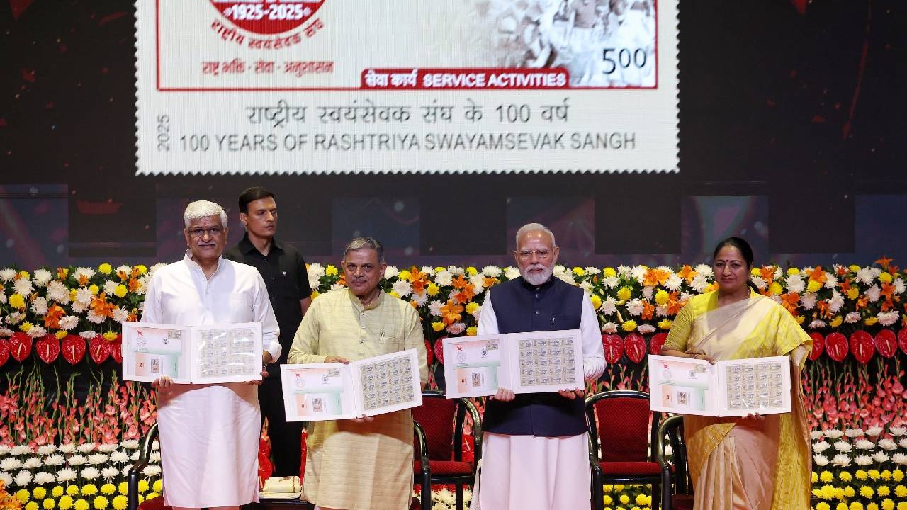 ಆರ್ಎಸ್ಎಸ್ ಶತಮಾನೋತ್ಸವ; 100 ರೂ. ನಾಣ್ಯ, ಅಂಚೆ ಚೀಟಿ ಬಿಡುಗಡೆ