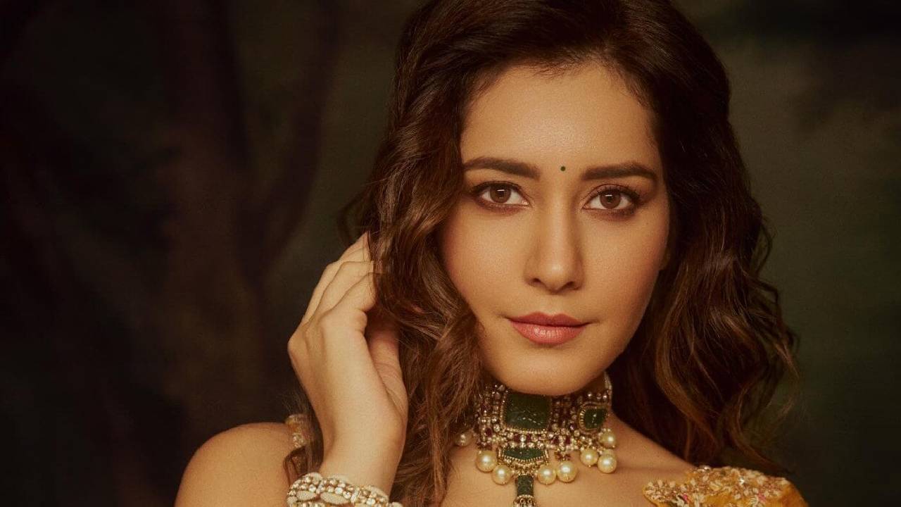 Raashi Khanna: ಐಎಎಸ್ ಅಧಿಕಾರಿ ಆಗಬೇಕೆಂಬ ಕನಸು ಕಂಡಿದ್ದ ಈಕೆ ಬಹುಭಾಷಾ ನಟಿಯಾಗಿದ್ದು ಹೇಗೆ? - Image 4