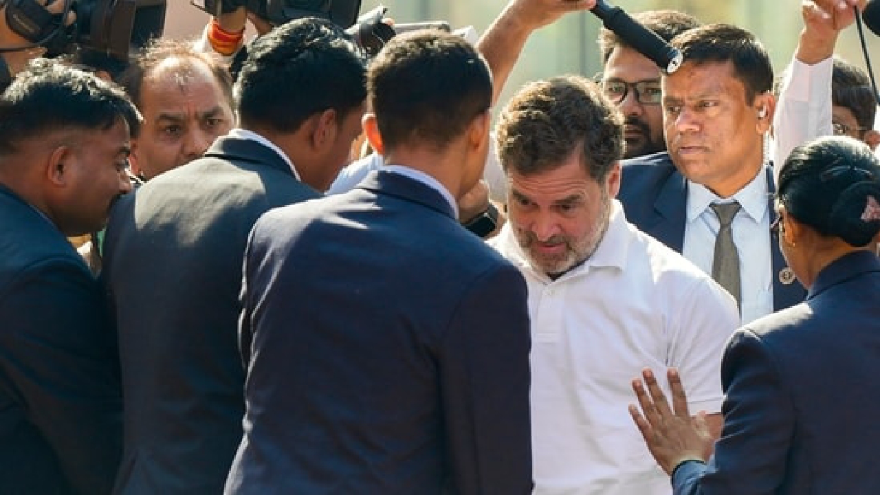 ರಾಹುಲ್‌ ಜರ್ಮನಿ ಪ್ರವಾಸ; ಬಿಜೆಪಿ ವಿರುದ್ಧ ಪ್ರಿಯಾಂಕಾ ಗರಂ!