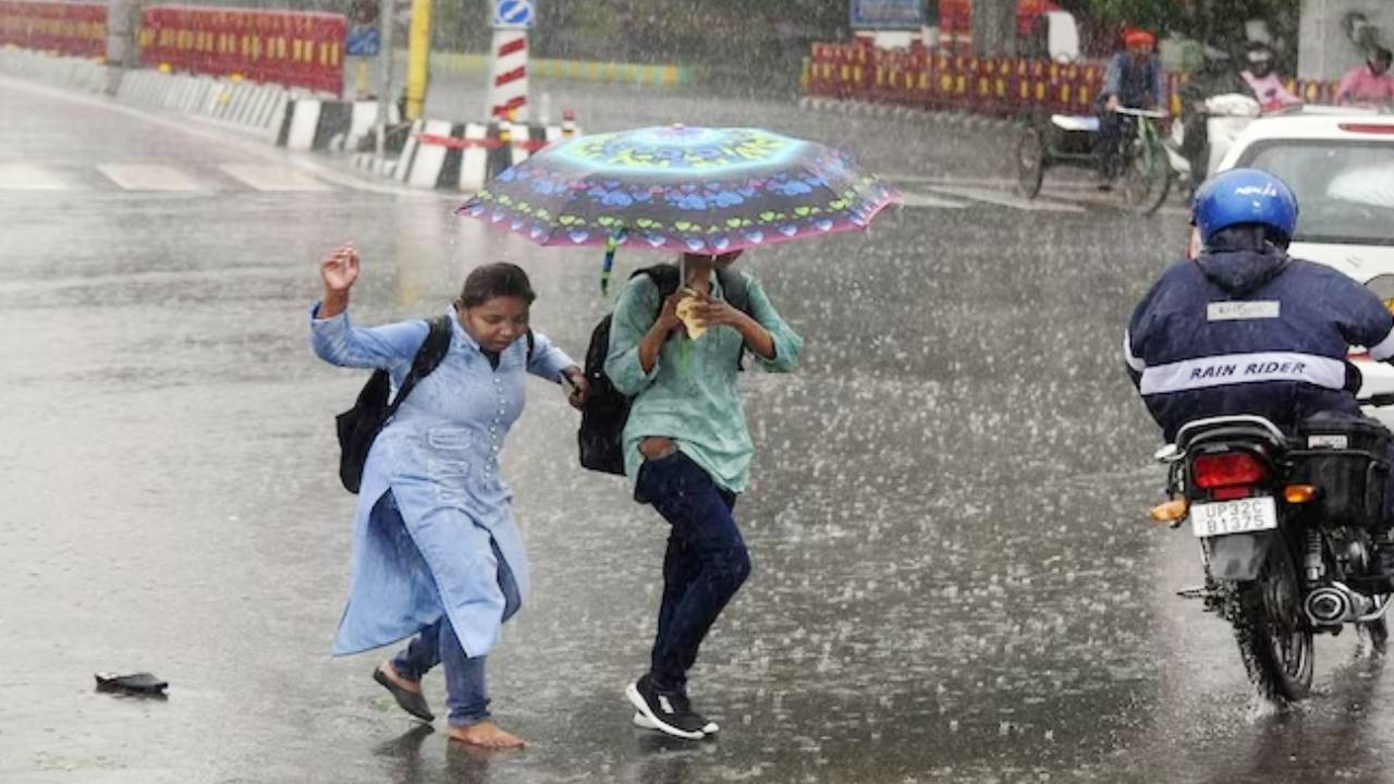 Karnataka Rains: ಯೆಲ್ಲೋ ಅಲರ್ಟ್;‌ ರಾಜ್ಯದಲ್ಲಿ ಮುಂದಿನ ಎರಡು ದಿನ ಭರ್ಜರಿ ಮಳೆ ಸಾಧ್ಯತೆ
