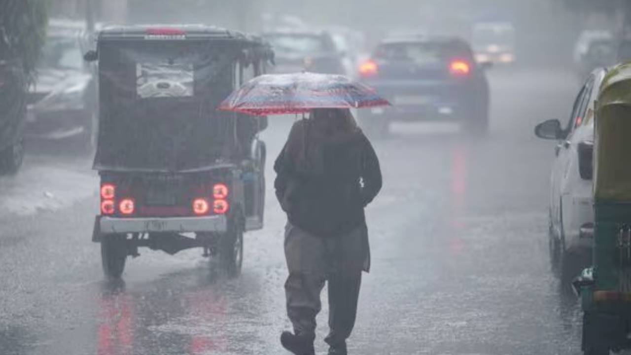 Karnataka Rains: ರಾಜ್ಯದಲ್ಲಿ ಮುಂದಿನ 4 ದಿನ ಅಬ್ಬರಿಸಲಿದೆ ಮಳೆ; ಯೆಲ್ಲೋ ಅಲರ್ಟ್‌ ಘೋಷಣೆ