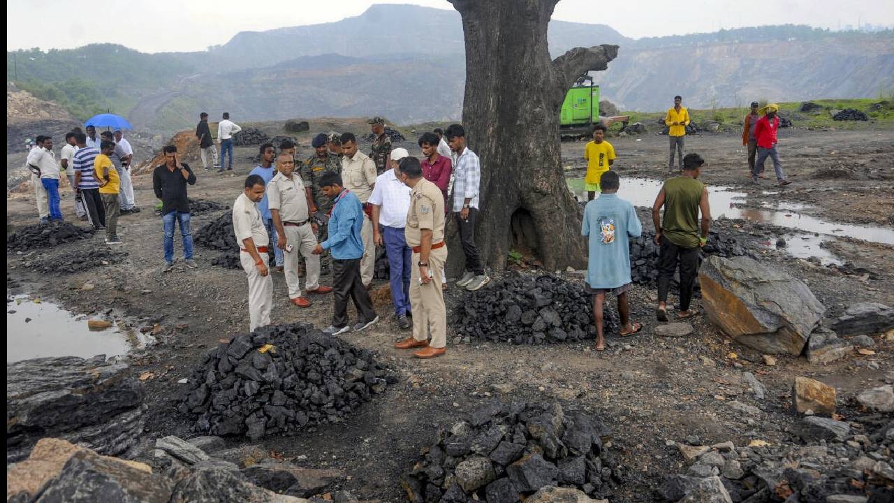 Ramgarh Coal Mine: ಅಕ್ರಮ ಗಣಿಗಾರಿಕೆ; ಸುರಂಗ ಕುಸಿದು ನಾಲ್ವರು ಸಾವು: ಹಲವರು ಟ್ರ್ಯಾಪ್