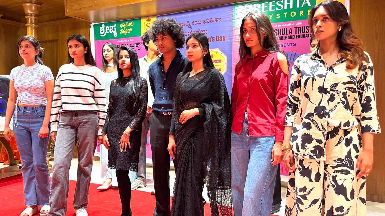 Fashion News 2026: ಯುಗಾದಿ ಕ್ಯಾಲೆಂಡರ್‌ಗಾಗಿ ಮಾಡೆಲ್‌ಗಳ ರ‍್ಯಾಂಪ್‌ ವಾಕ್‌ - Image 3
