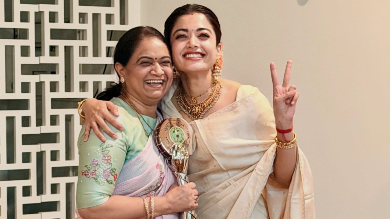 Photos: ಯುಗಾದಿ ಹಬ್ಬದಂದು ರಶ್ಮಿಕಾ ಮಂದಣ್ಣಗೆ ಡಬಲ್‌ ಸಂಭ್ರಮ; ಅತ್ತೆಯೊಂದಿಗೆ ಖುಷಿಯನ್ನು ಹಂಚಿಕೊಂಡಿದ್ದು ಹೀಗೆ! - Image 1