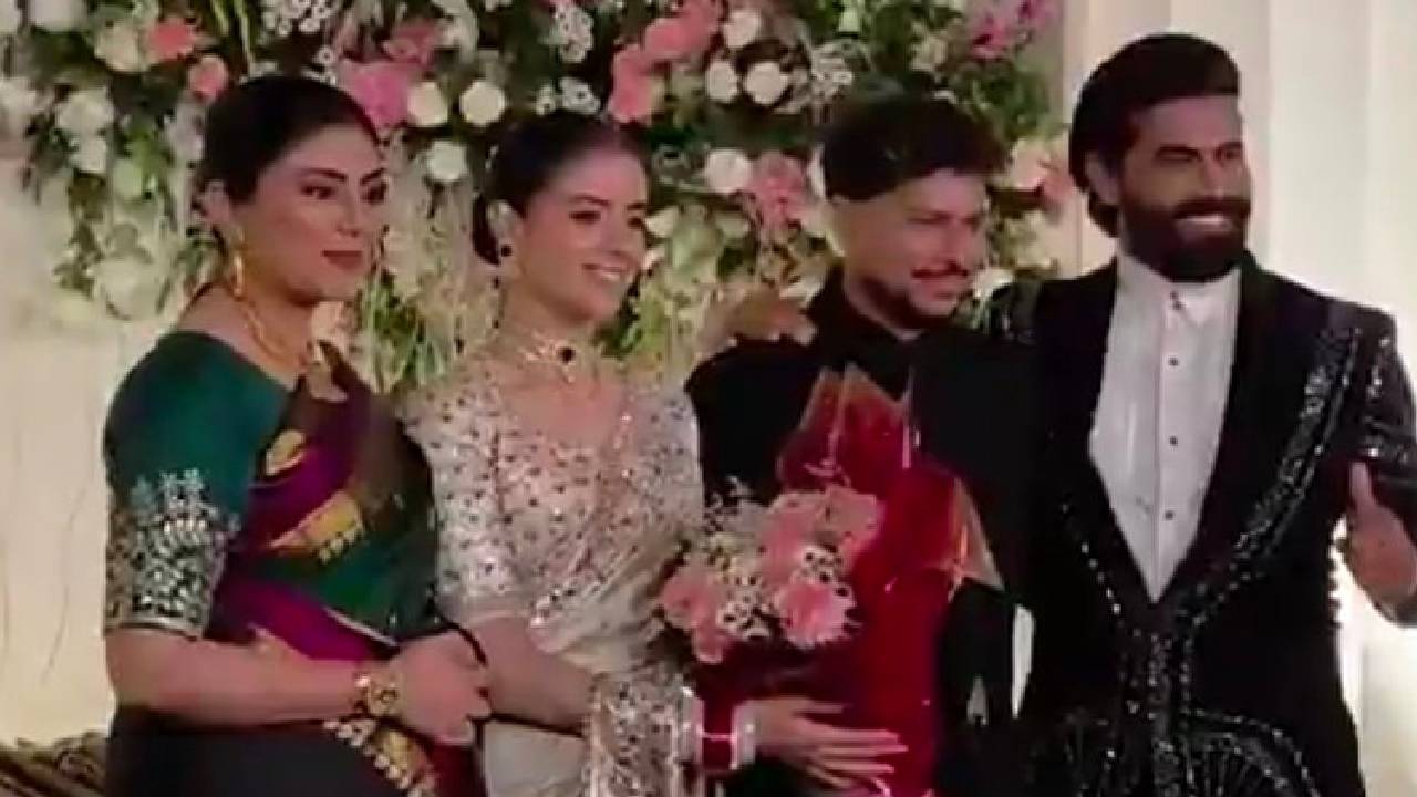 ಜಡೇಜಾ ದಂಪತಿಯ ಪಾದ ಮುಟ್ಟಿ ಆಶೀರ್ವಾದ ಪಡೆದ ಕುಲದೀಪ್ ಯಾದವ್