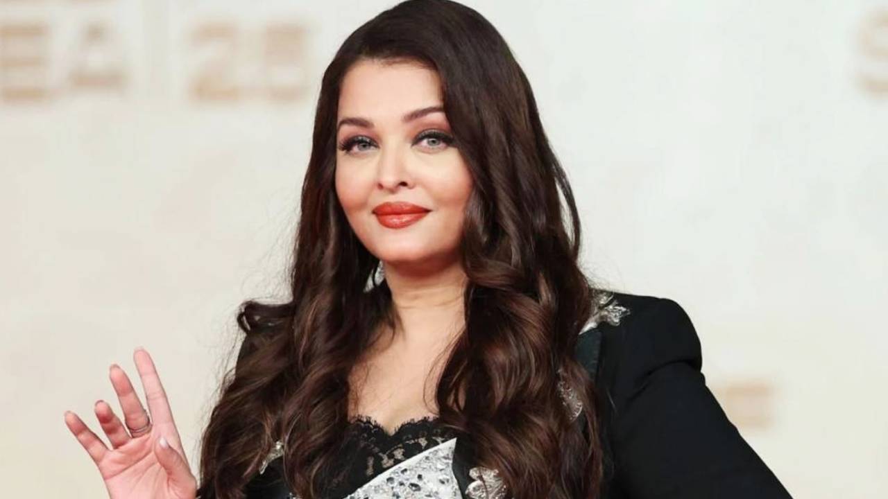 Star Fashion 2025: ರೆಡ್‌ ಸೀ ಫಿಲ್ಮ್‌ ಫೆಸ್ಟಿವಲ್‌ನಲ್ಲಿ ಬ್ಲೇಜರ್‌ ಮೆರ್ಮೈಡ್‌ ಗೌನ್‌ನಲ್ಲಿ ಮಿಂಚಿದ  ಐಶ್ವರ್ಯಾ ರೈ - Image 3