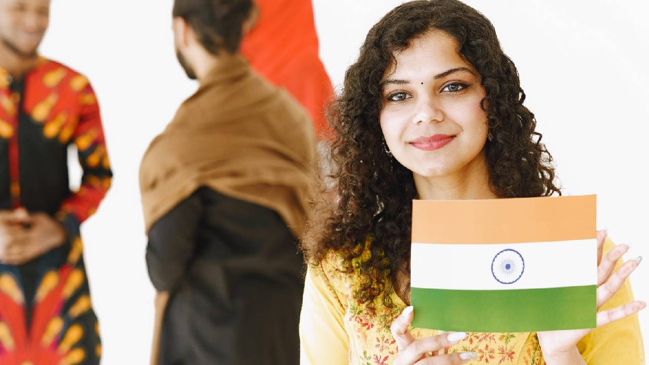 Republic Day Fashion 2026: ಗಣರಾಜ್ಯೋತ್ಸವದ ಸೆಲೆಬ್ರೇಷನ್‌ಗೆ ಬಂತು ದೇಸಿ ಫ್ಯಾಷನ್‌ವೇರ್ಸ್ - Image 1