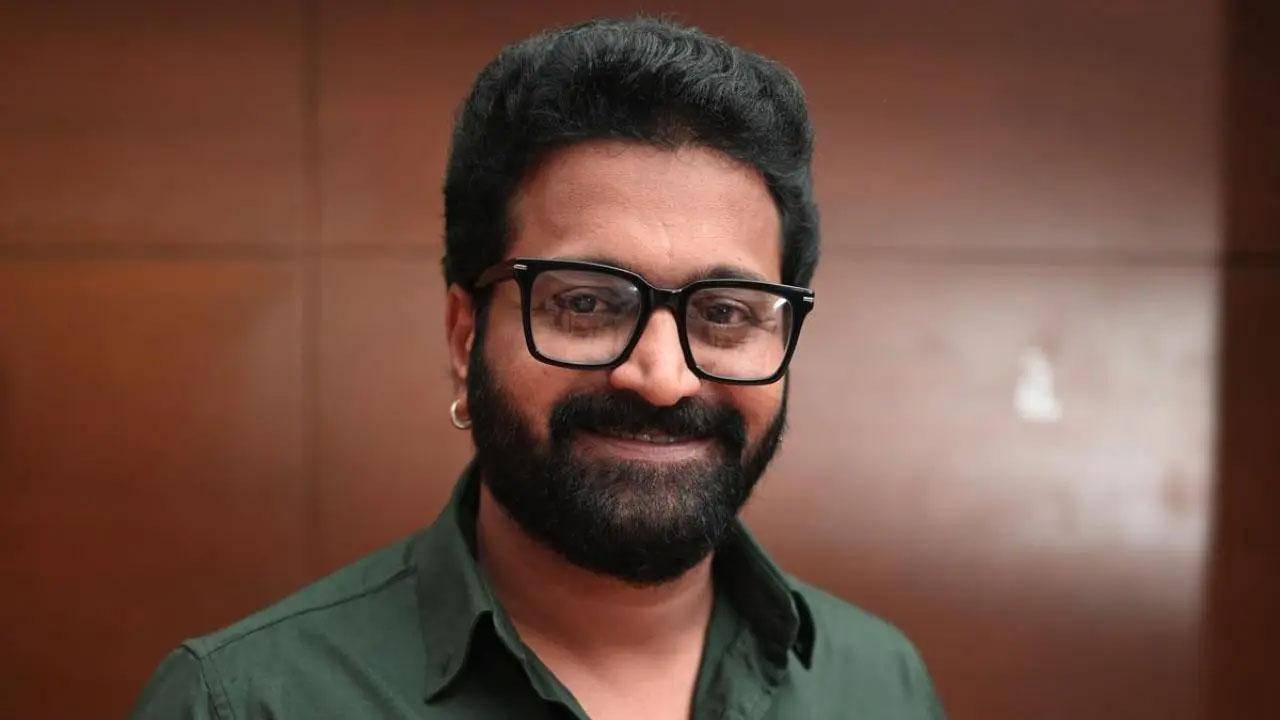 Rishab Shetty: ಡಿವೈನ್ ಸ್ಟಾರ್ಗೆ 42ನೇ ಜನ್ಮದಿನದ ಸಂಭ್ರಮ- ರಿಷಬ್ ಶೆಟ್ಟಿ ಸಿನಿ ಜರ್ನಿ ಹೇಗಿತ್ತು? - Image 2