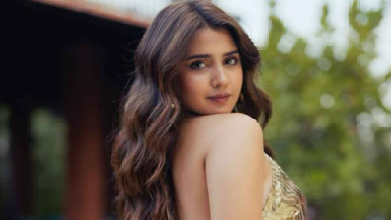 Roshni Walia: "ಕಾಂಡೋಮ್ ತೆಗೆದುಕೊಂಡು ಹೋಗು, ಎಂಜಾಯ್ ಮಾಡು" ಖ್ಯಾತ ನಟಿಗೆ ತಾಯಿಯ ಸಲಹೆ! - Image 2