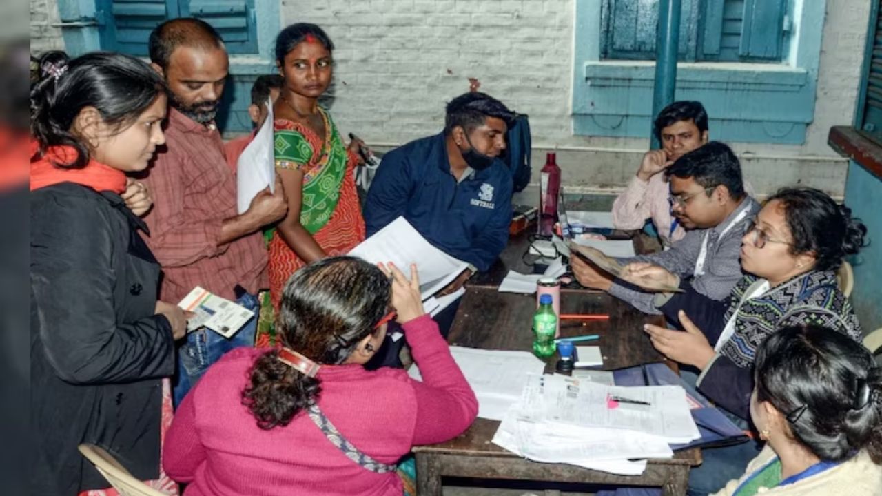 ಚುನಾವಣಾ ಆಯೋಗದ ವಿರುದ್ಧ ಸುಪ್ರೀಂಗೆ ತೃಣಮೂಲ ಕಾಂಗ್ರೆಸ್‌ ಅರ್ಜಿ